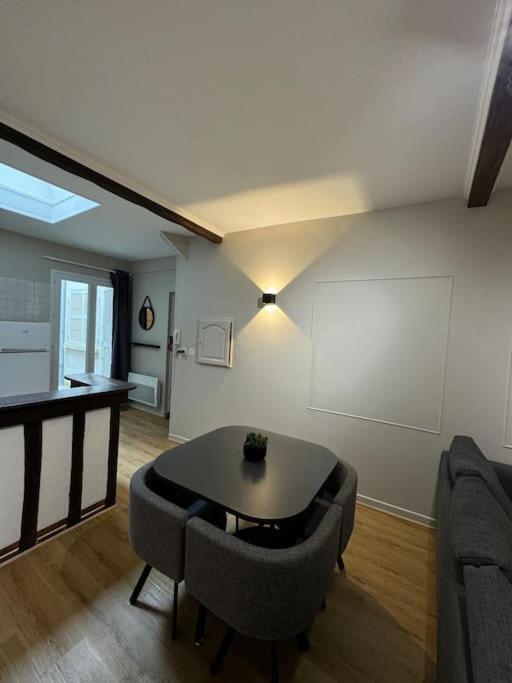 Appartement Charmant Hypercentre Avec Patio Prive Et Parking Orléans Eksteriør bilde
