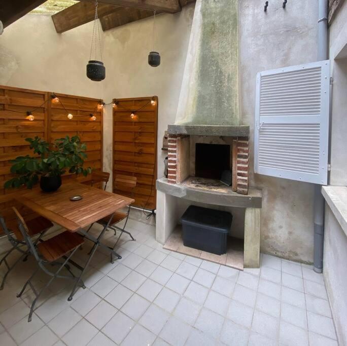 Appartement Charmant Hypercentre Avec Patio Prive Et Parking Orléans Eksteriør bilde